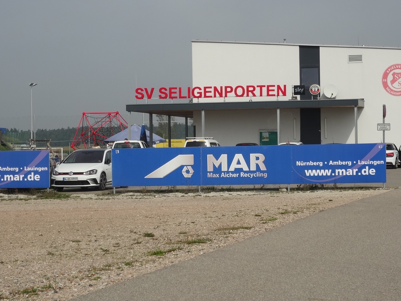 Die neue Arena, Eingangsbereich
