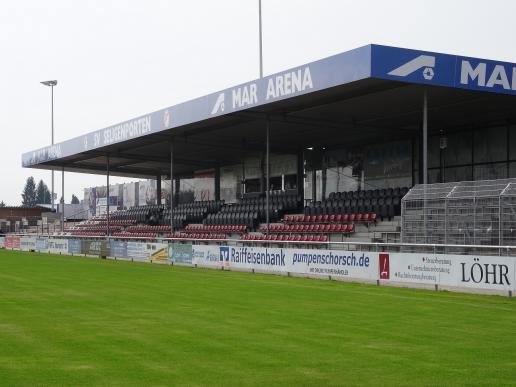 Die neue Arena, Haupttribüne